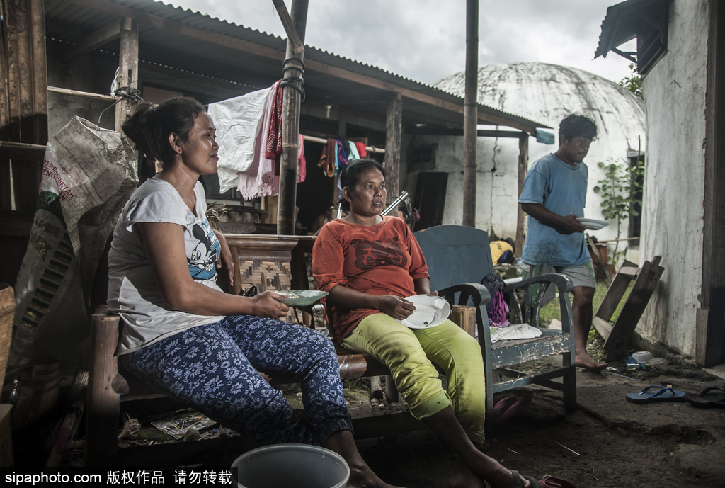 印尼海嘯十年后的災(zāi)民村 圓頂房屋造型奇特成旅游景點