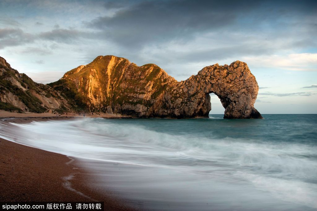 馬爾他海岸景觀“藍(lán)窗”沉入海底 盤點(diǎn)全球僅存石灰?guī)r拱形門奇觀