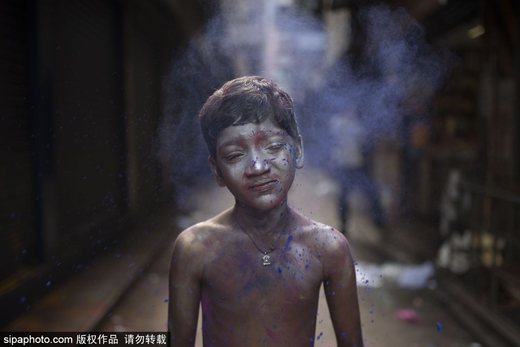 最多彩的笑臉 記錄印度金奈胡里節(jié)兒童肖像