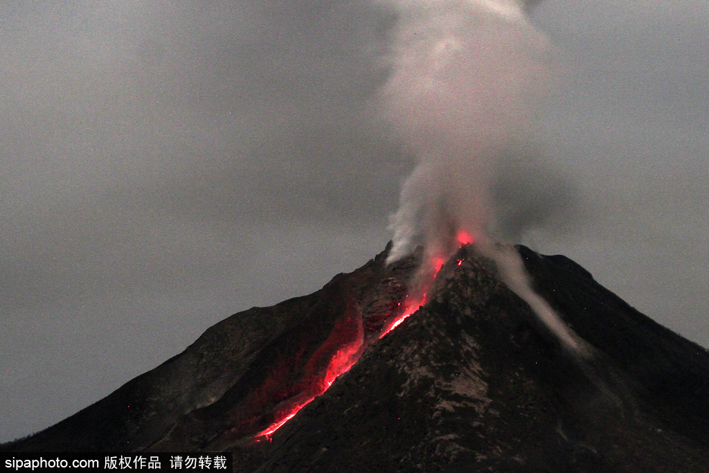 地球異域之美 盤點(diǎn)火山毀天滅地震撼瞬間