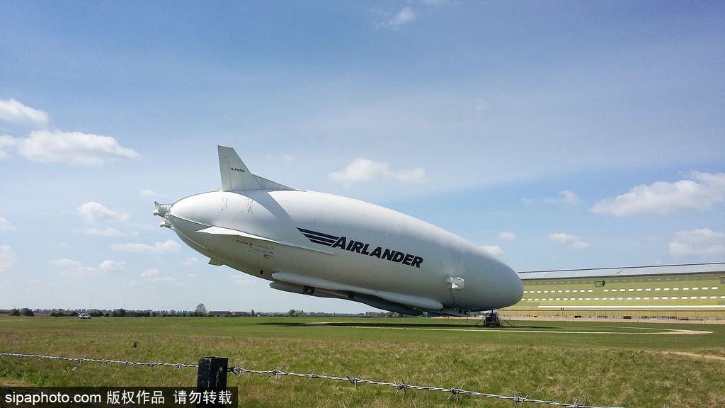 全球最大飛行器Airlander 10準備起航 再次跳起“電臀舞”