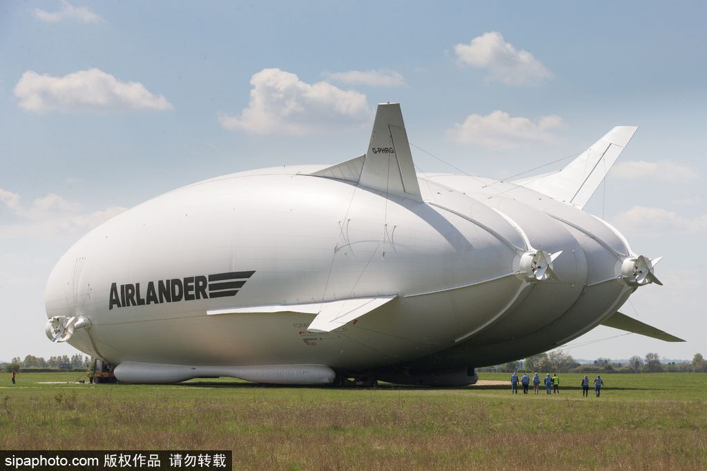 全球最大飛行器Airlander 10準(zhǔn)備起航 再次跳起“電臀舞”