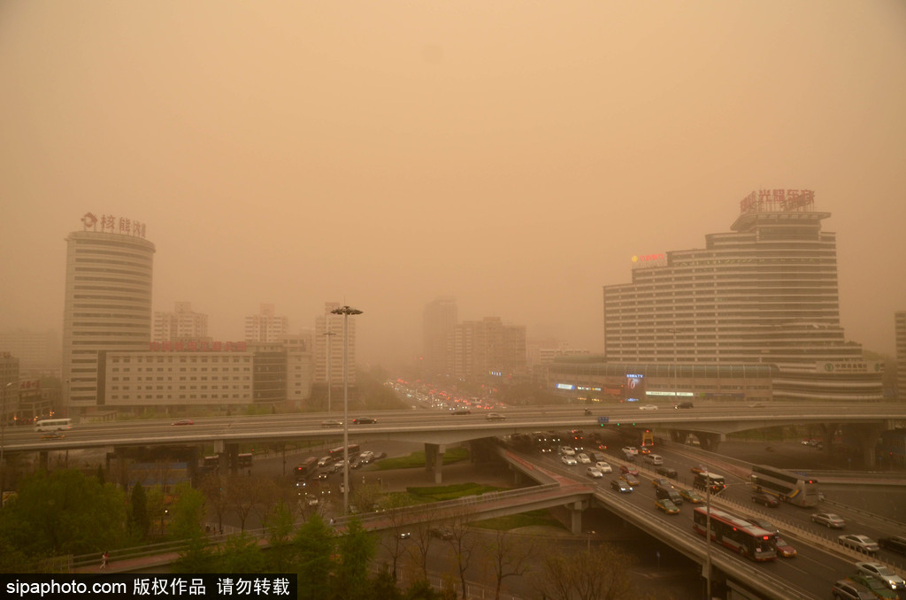 一場風(fēng)沙侵襲北京 盤點各地沙塵遮天蔽日景象