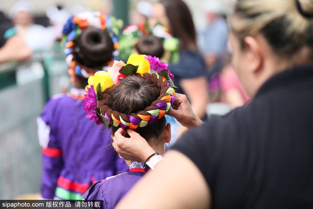 載歌載舞放飛自我 美國丹佛墨西哥裔民眾慶祝五月五日節(jié)