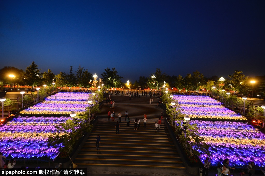 迎“一帶一路”高峰論壇 北京國家大劇院景光照明璀璨奪目