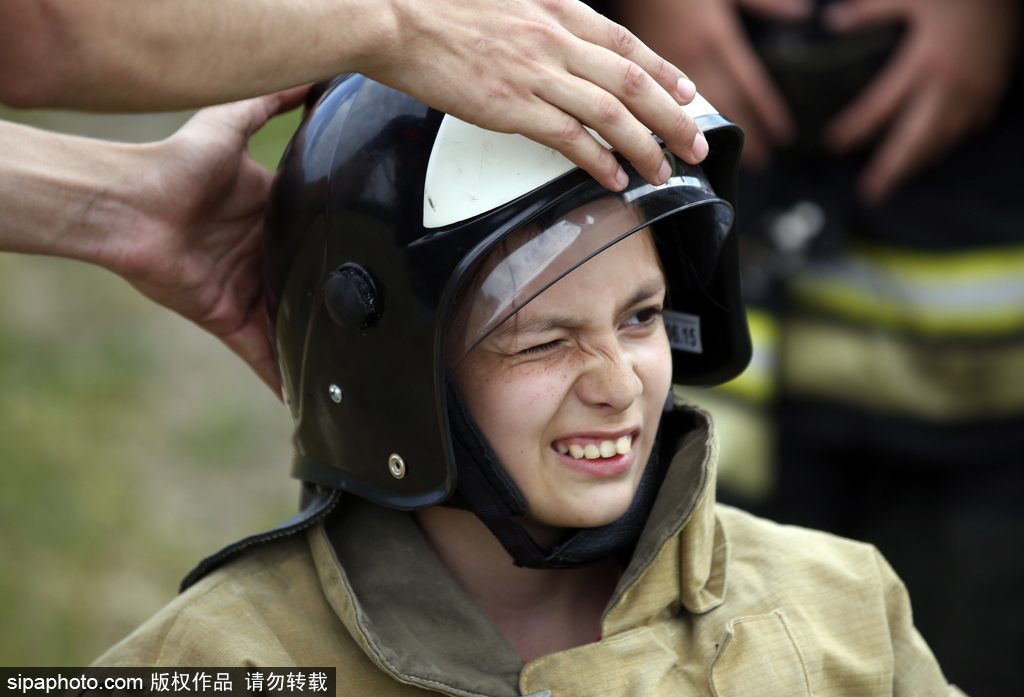 戰(zhàn)斗民族萌娃不簡單 俄羅斯緊急情況部組織兒童夏令營