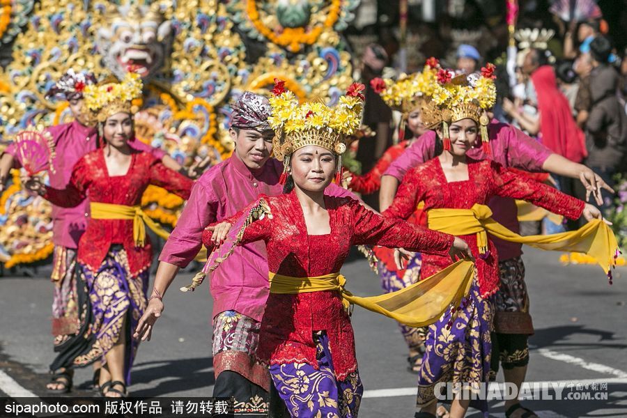 巴厘島藝術(shù)節(jié)開幕游行 讓你領(lǐng)略不一樣的巴厘風(fēng)情