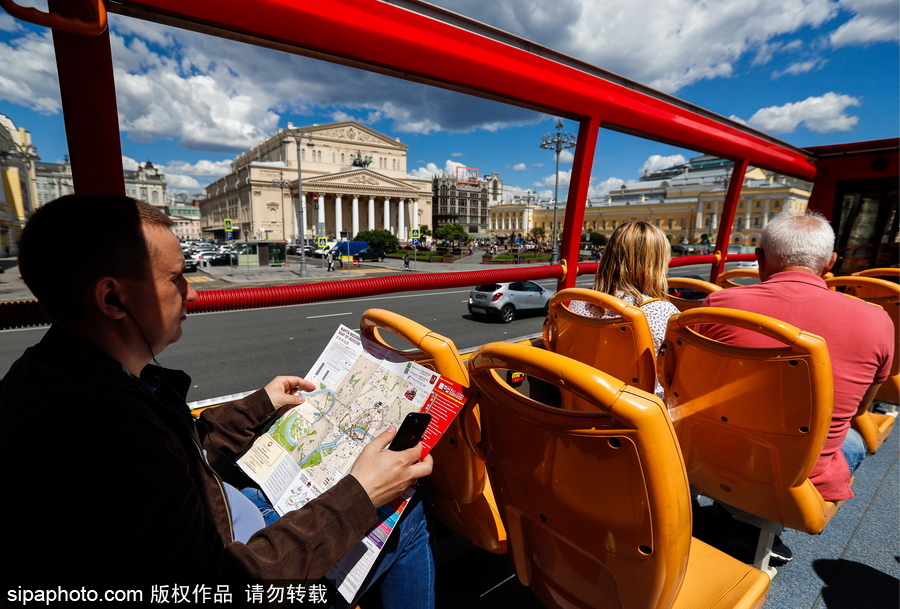 跟隨游客游覽莫斯科 觀光車視角下的俄羅斯城市風(fēng)光