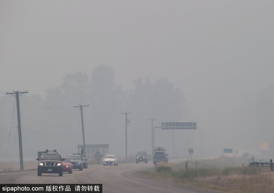 加拿大卑詩(shī)省山火蔓延 近7000人被疏散全省進(jìn)入緊急狀態(tài)