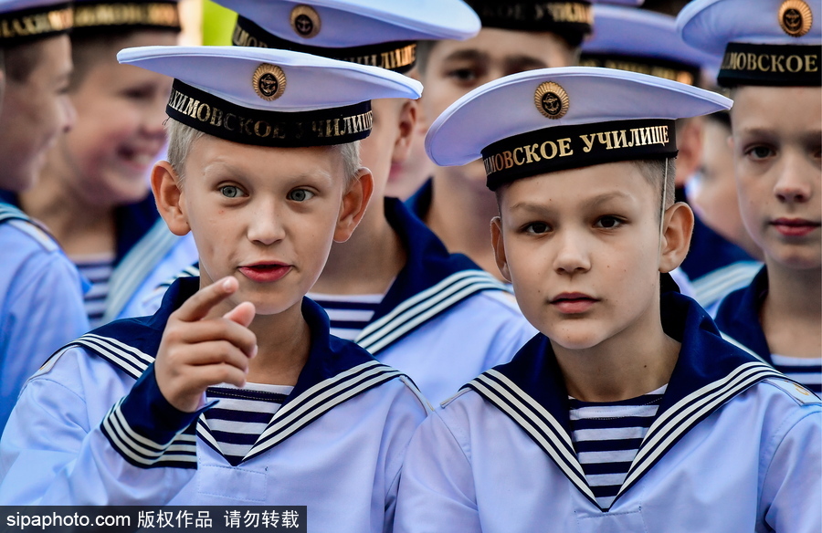 小“海軍”又帥又萌 俄羅斯海軍學(xué)校慶祝“知識(shí)日”