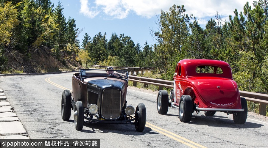 美國舉行Hot Rod爬坡賽 超炫酷復(fù)古改裝車齊亮相