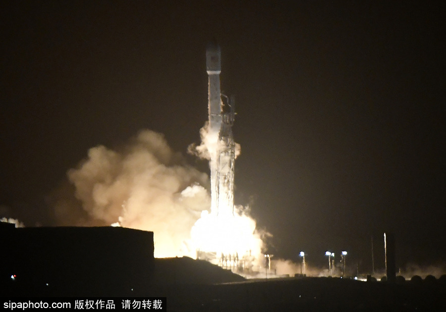 SpaceX獵鷹9號火箭發(fā)射10顆銥衛(wèi)星 成功海上回收