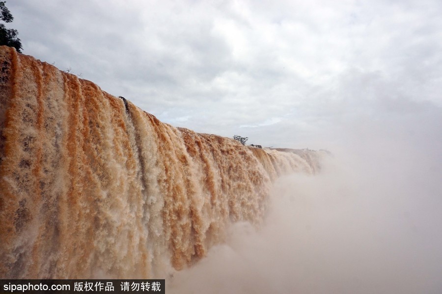 超震撼壯觀！大雨侵襲 伊瓜蘇瀑布流量達(dá)往日三倍