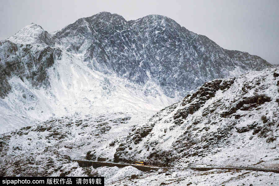 英國蘭伯利斯迎降雪天氣 一片銀裝素裹