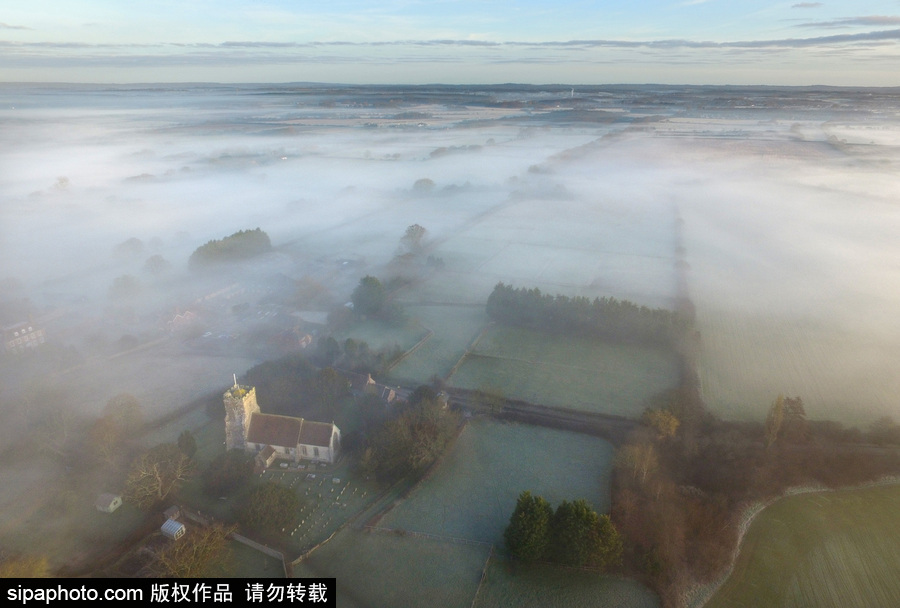 英國劉易斯鄉(xiāng)村美景 迷霧蒙蒙如夢如幻