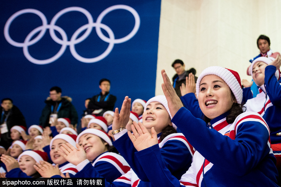 2018平昌冬奧會：冰球女子小組賽 朝鮮拉拉隊長笑容甜美