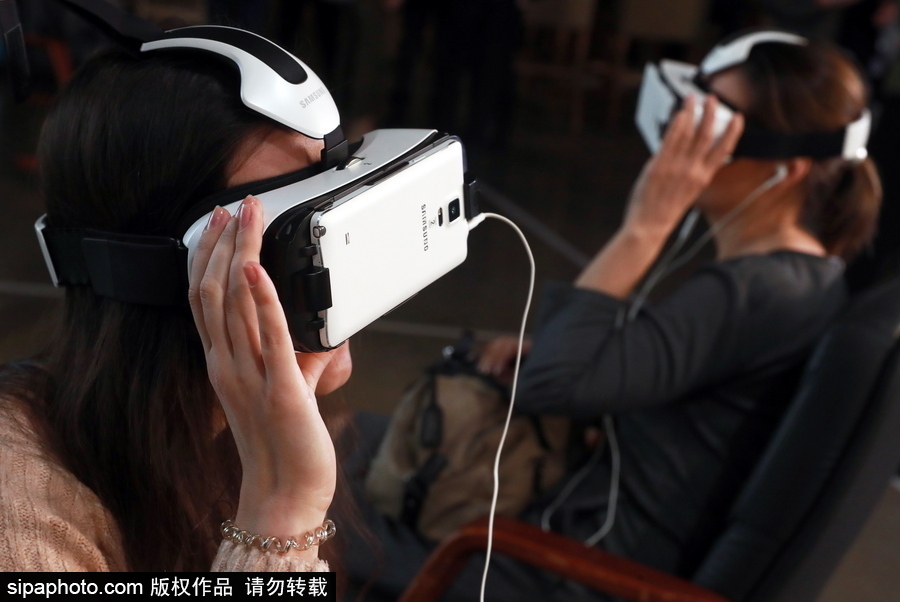 俄羅斯首個VR電影院開幕 比普通電影院更“好玩”