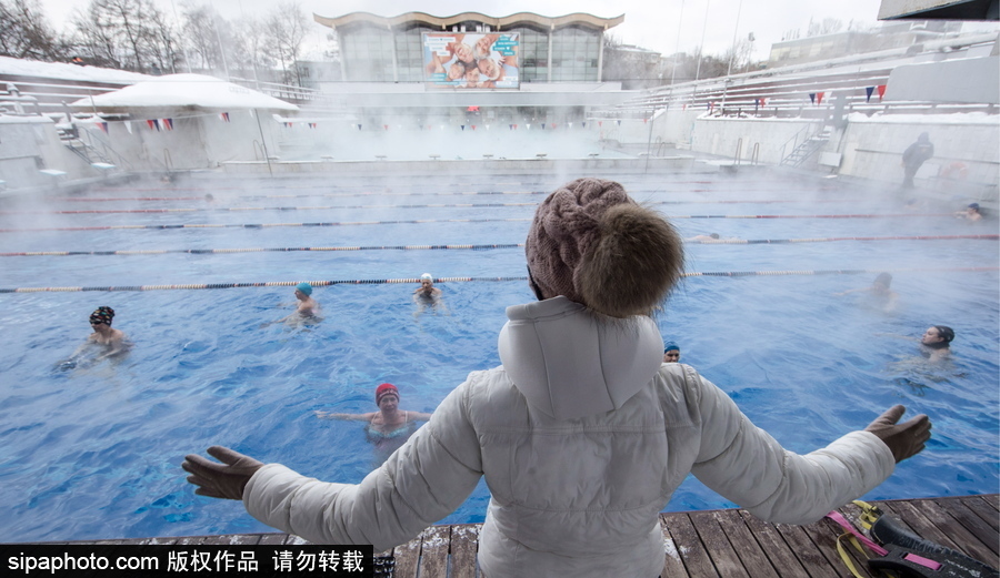 莫斯科露天溫泉泳池 民眾寒冷冬季享受溫暖冬泳