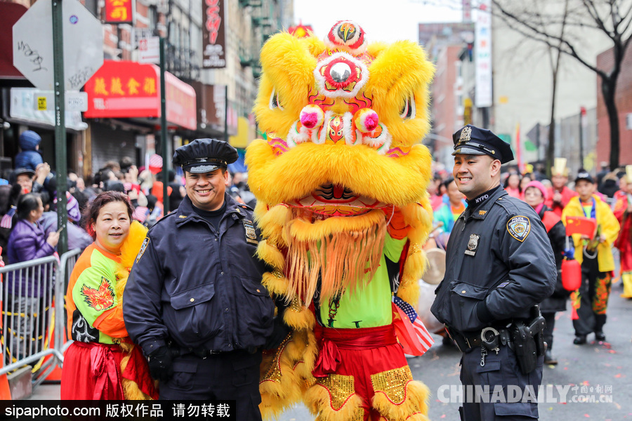 紐約唐人街迎接農(nóng)歷新年 中國(guó)傳統(tǒng)元素濃郁