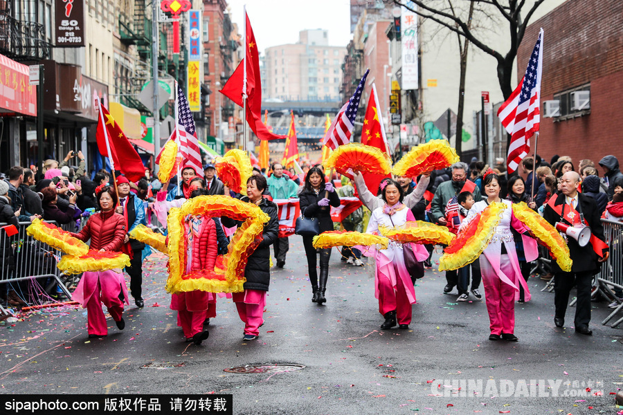 紐約唐人街迎接農(nóng)歷新年 中國(guó)傳統(tǒng)元素濃郁