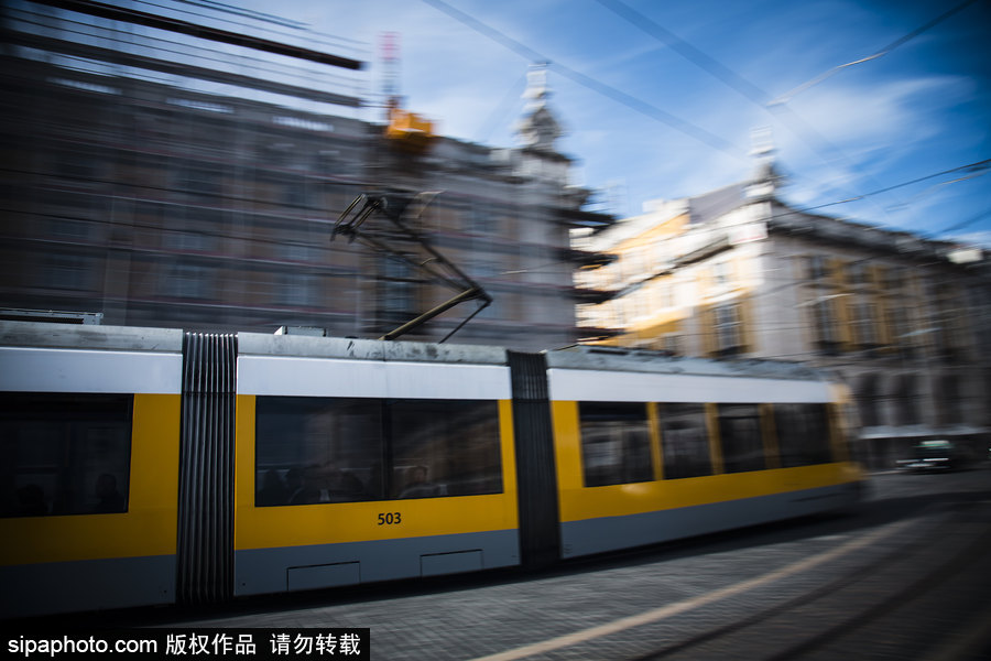 行走葡萄牙里斯本街頭 感受閑適的春日時光