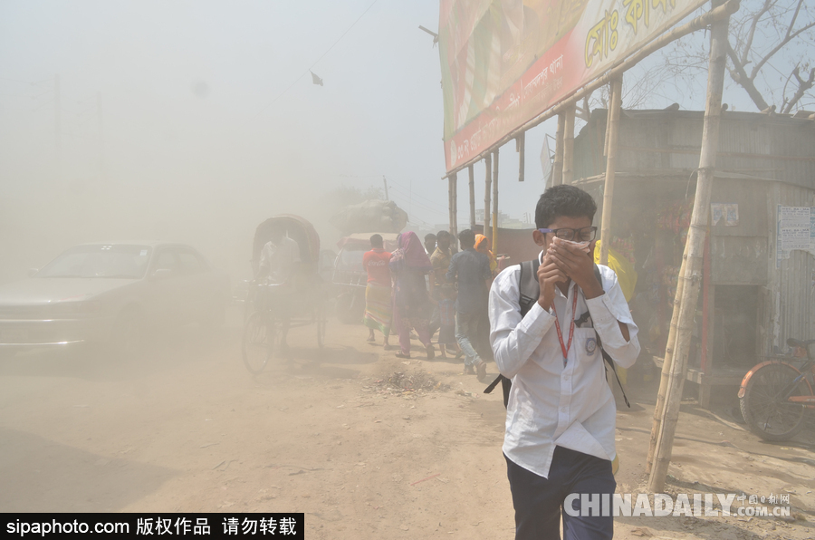 呼吸困難！孟加拉國達卡街頭塵土飛揚粉塵污染嚴重