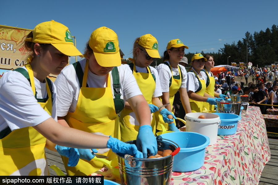 俄羅斯別爾哥羅德州迎接“福明煎蛋”節(jié) 欲制作最大煎蛋餐