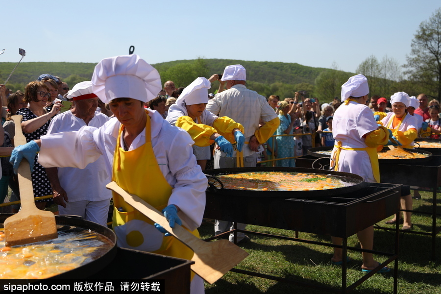 俄羅斯別爾哥羅德州迎接“福明煎蛋”節(jié) 欲制作最大煎蛋餐