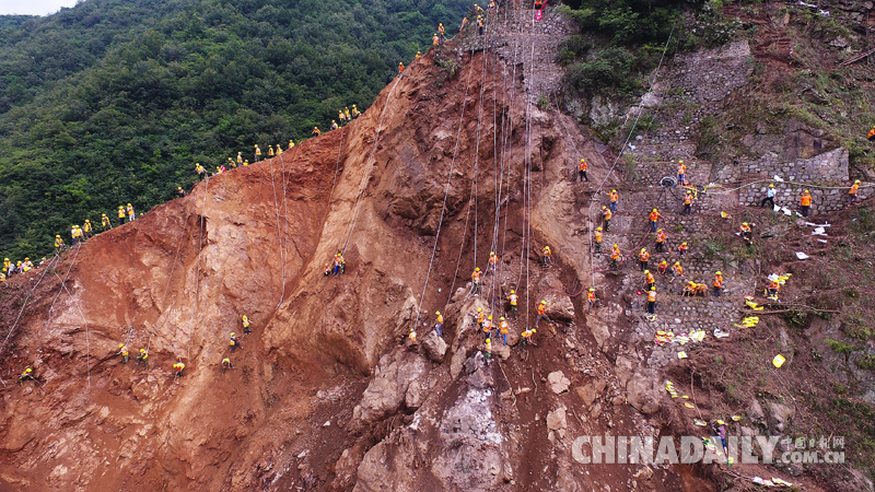 寶成鐵路水害區(qū)段搶險工作仍在緊張進行