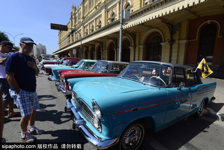 愛車人士大飽眼福！超百輛古董汽車在巴西圣保羅集會展出